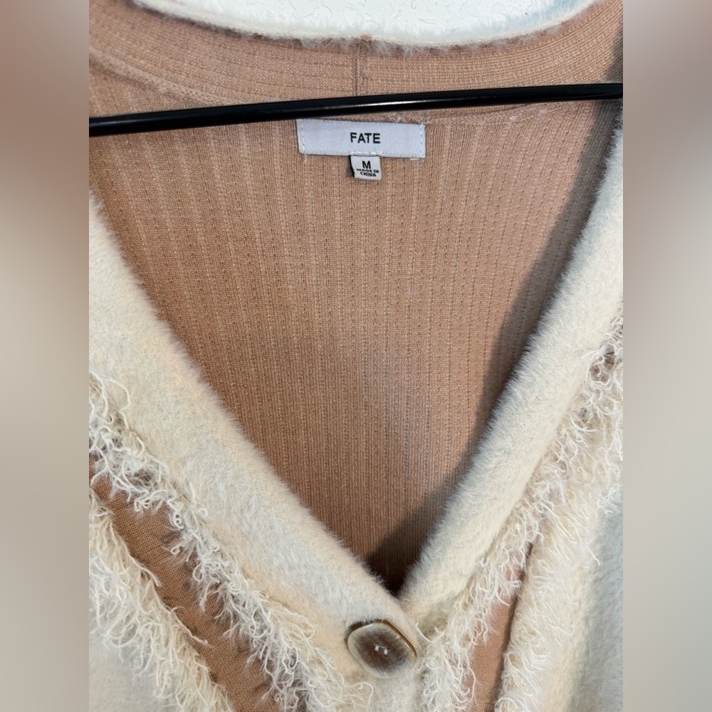 Fate Oversized Distressed Cream Button Up Sweater Womens Size Medium - Picture 4 of 9
